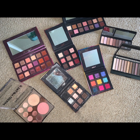 Makeup bundle - Picture 2 of 2